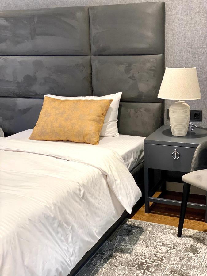 Heart Of Yerevan - City Center Luxury Apartments 외부 사진