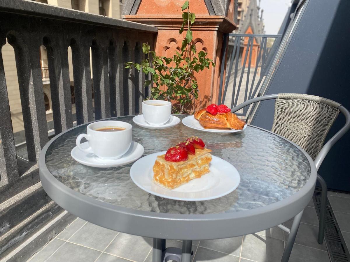 Heart Of Yerevan - City Center Luxury Apartments 외부 사진