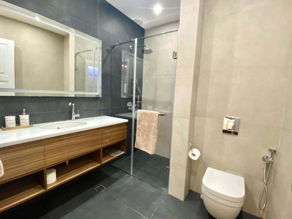 Heart Of Yerevan - City Center Luxury Apartments 외부 사진