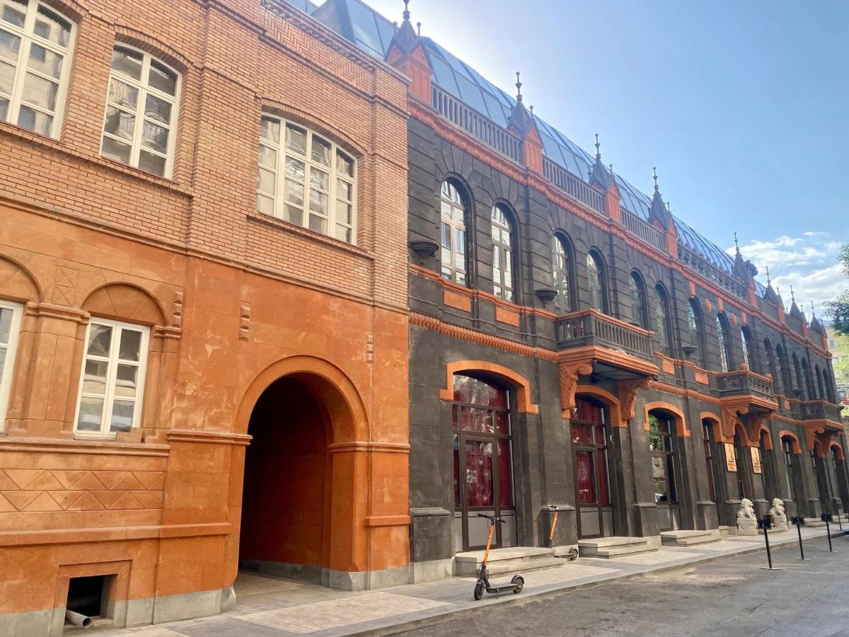 Heart Of Yerevan - City Center Luxury Apartments 외부 사진