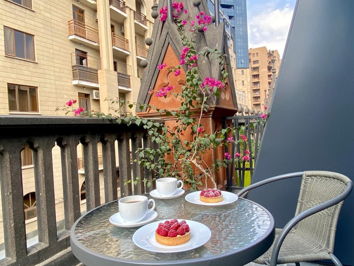 Heart Of Yerevan - City Center Luxury Apartments 외부 사진